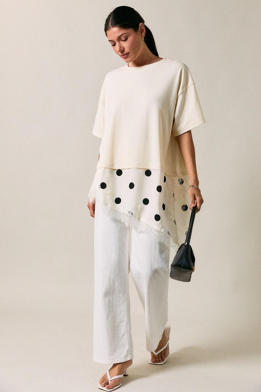 CAMISA POLKA DOTS ASIMETRICA BLANCA ENCAJE